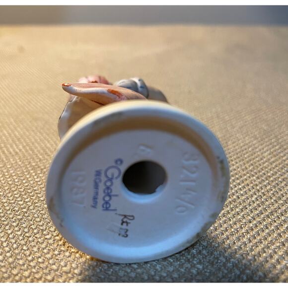 Goebel Hummel “Wash Day” 321 Porcelain Figurine, 3 1/2”Tall in Box, Tmk 6 - Picture 6 of 6